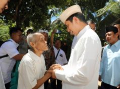 Lengkapi Kebahagiaan Iduladha Mbah Mujiran, Bupati Radityo Egi Datangi Langsung Kediamannya