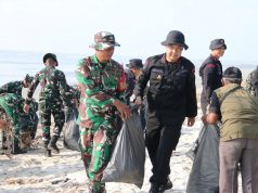 Sukseskan Gerakan Radin Inten ASRI, Kodim 0429 Lamtim Bersihkan Pantai Mutiara Baru